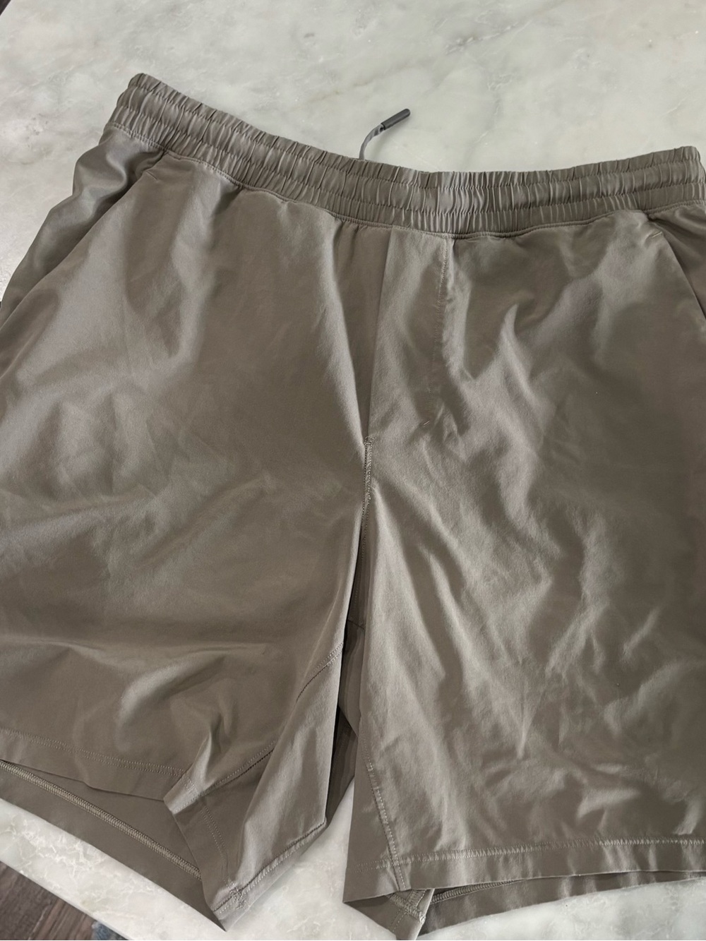 lululemon athletica Men's Athletic Shorts - Taupe/Gray